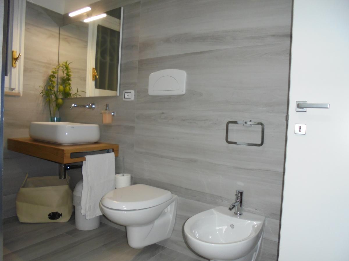 Travel And Living Hotel Trani Exterior photo